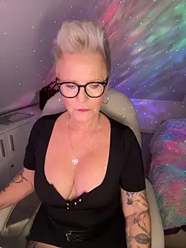 German Milf online show from October 28, 2:15 pm