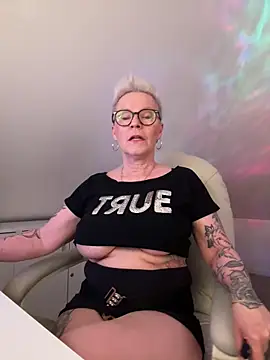 German Milf online show from March 22, 2:32 pm