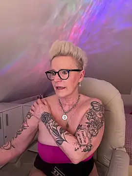 German Milf online show from April 3, 1:53 pm