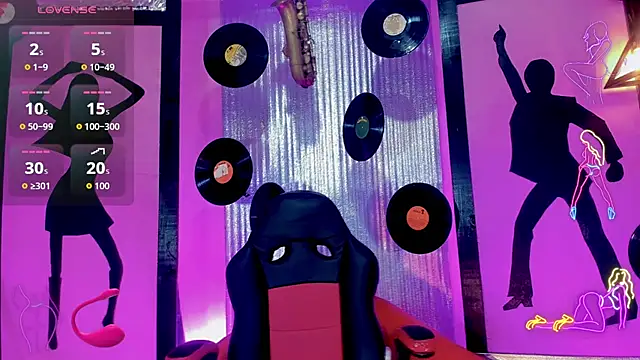 nickyminach  online show from October 30, 7:13 pm