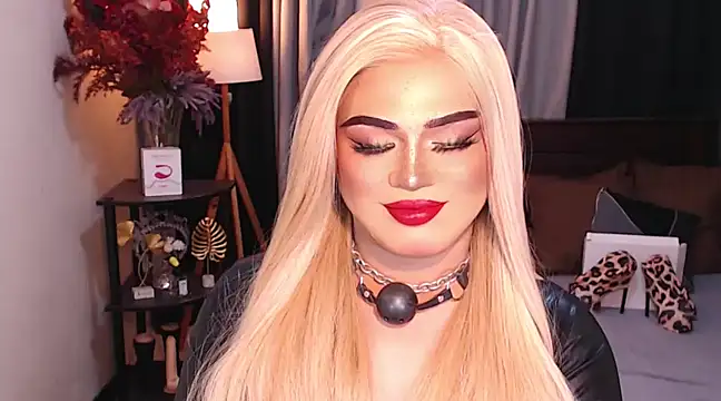 Snapshot of Bitch_Fowler69 chatting on December 14, 3:47 pm Bitch Fowler69 online show from December 14, 3:47 pm