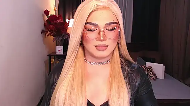 Snapshot of Bitch_Fowler69 chatting on December 22, 9:42 pm Bitch Fowler69 online show from December 22, 9:42 pm