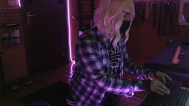 Ginny-the-bdsm-nympho online show from November 9, 5:57 pm