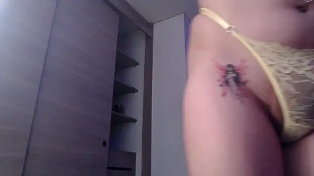 Snapshot of dolcemacca chatting on September 11, 6:21 am dolcemacca online show from September 11, 6:21 am