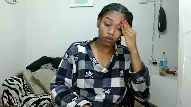 angelamarie1 online show from April 10, 12:11 pm