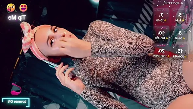 Snapshot of CharlotteBigCock chatting on September 26, 2:25 pm CharlotteBigCock online show from September 26, 2:25 pm