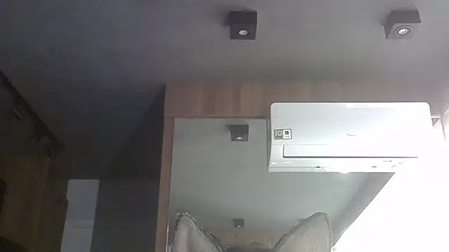 Skinny-Kitten online show from November 8, 1:33 pm