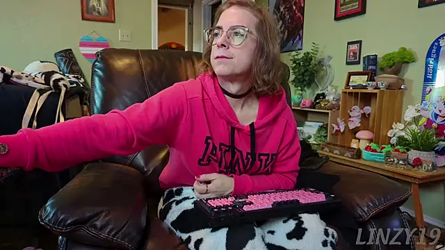 Linzy 19 online show from January 29, 4:52 pm