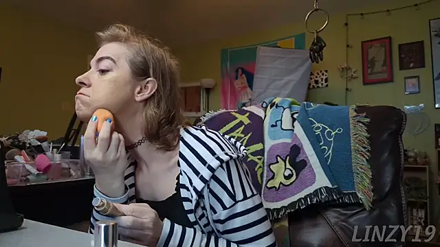 Linzy 19 online show from March 21, 4:18 pm